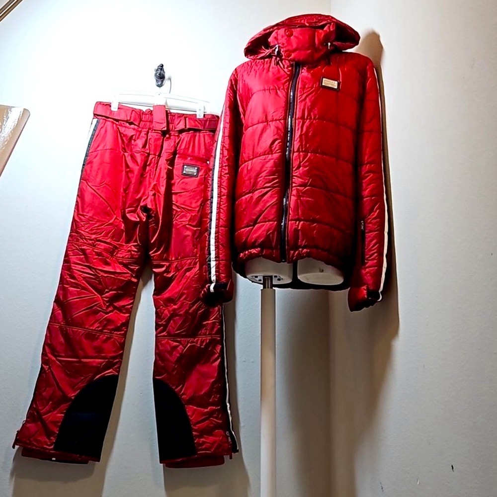 Dolce & Gabbana
Dolce & Gabbana Red Hooded Puffer Jacket L and pants L